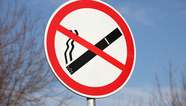 Полный запрет на курение за рулём: предложения уже звучат